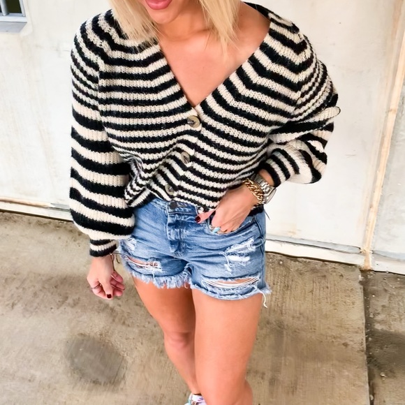 Brushed Balloon Sleeve Striped Cardigan - Tan and Black - Picture 5 of 5